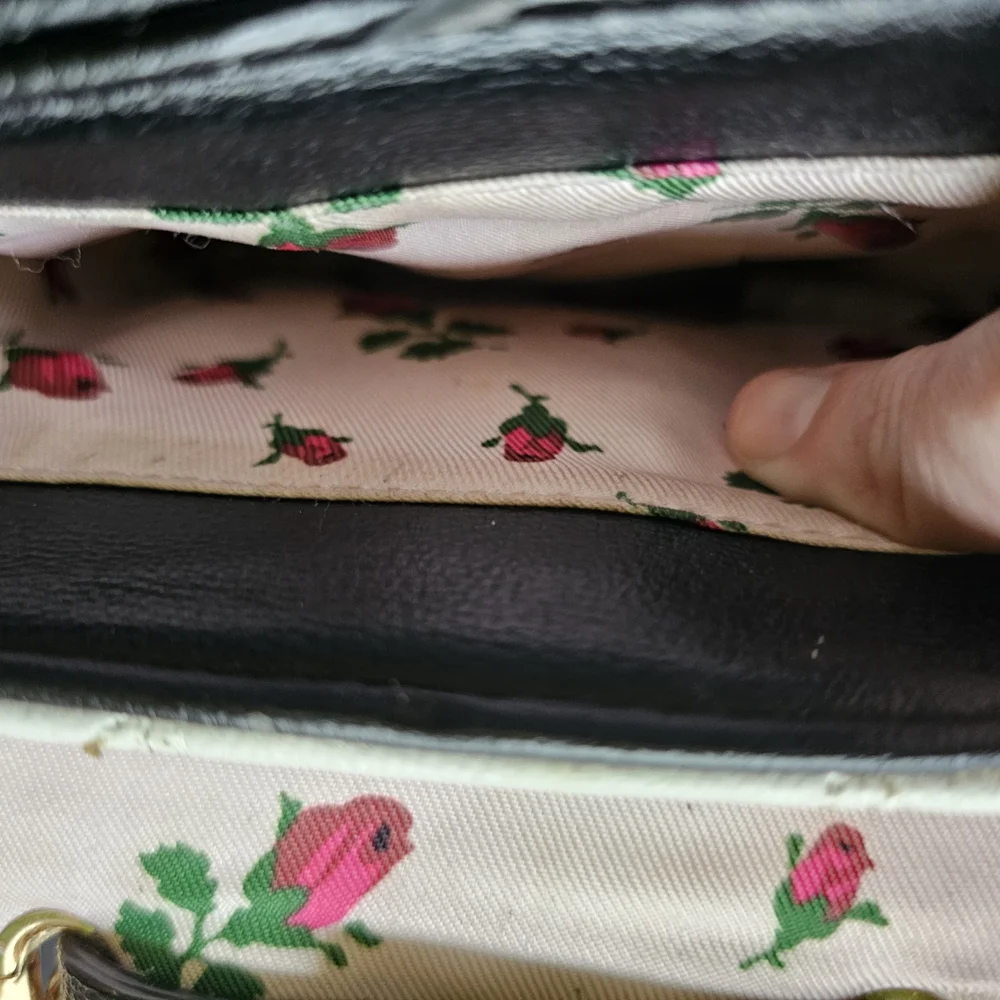 Betsey Johnson Black & Cream Quilted Crossbody Bag OS - Picture 9 of 15